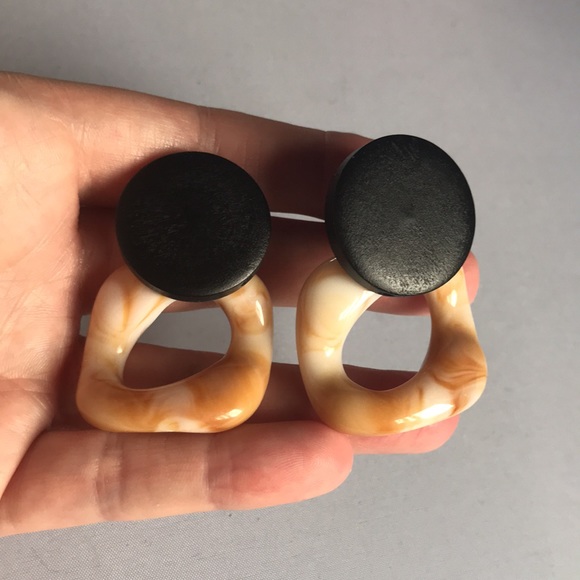 New! Geometric Statement Earrings - Picture 7 of 9